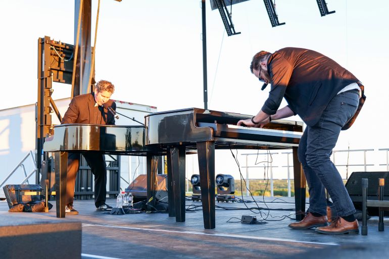 Dueling Pianos: High-Octane Entertainment At Its Best!